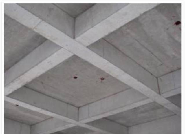 混凝土這樣施工，沒(méi)有蜂窩麻面、不爛根，還能間接縮短工期！